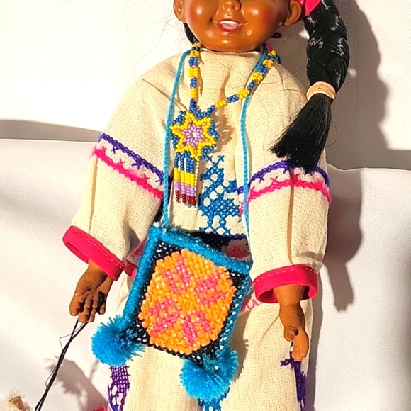 Handmade Mexican Folk Art 12" Huichol Doll in Traditional Costume - Picture 4 of 8